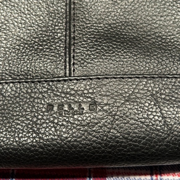 Black leather 15 inch by 13 inch leather briefcase Excellent condition perfect - Picture 3 of 6